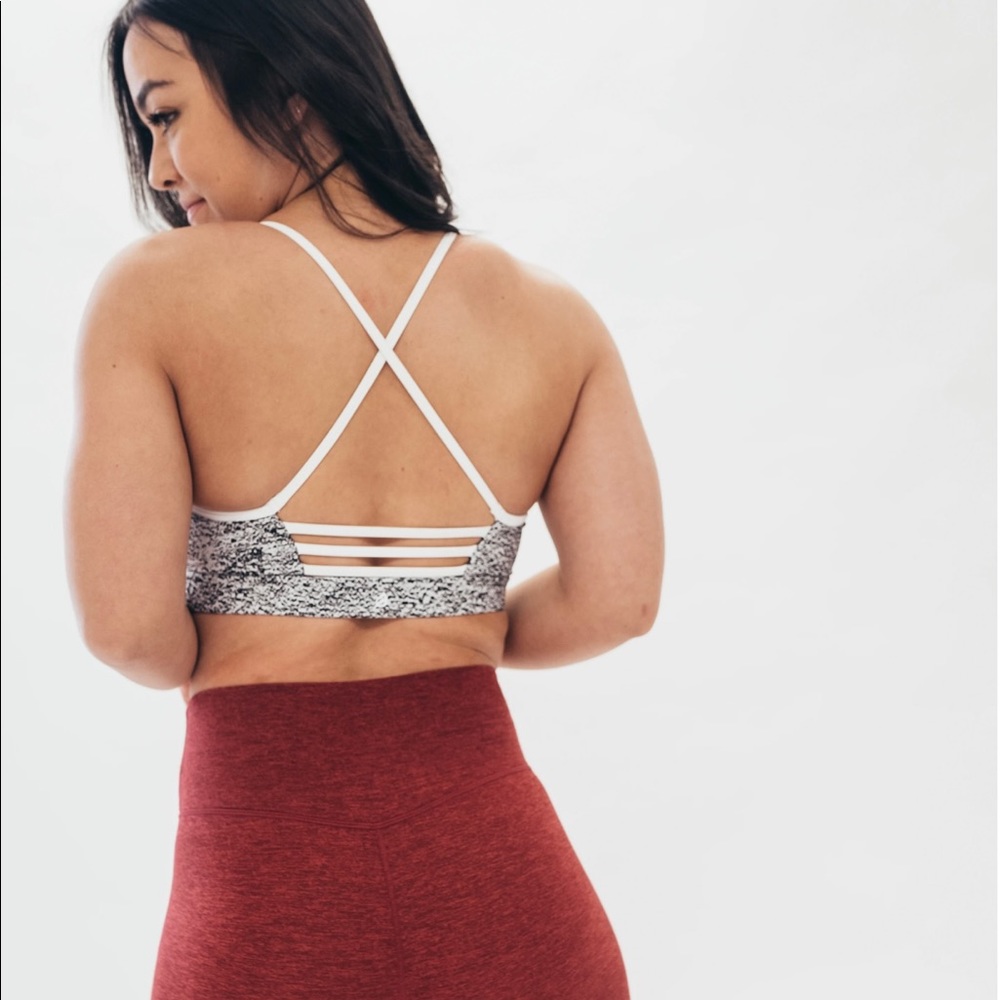 P'tula White & Gray Marble Strappy Sports Bra